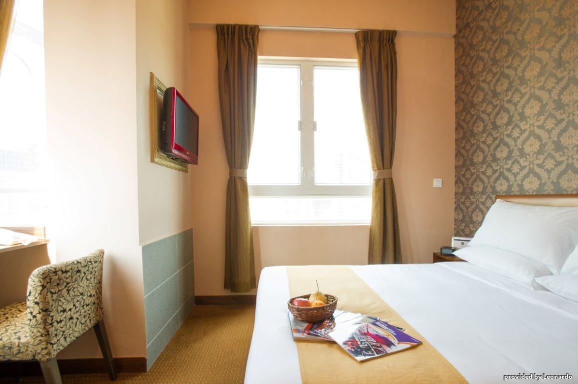 Western Causeway Bay 4*
